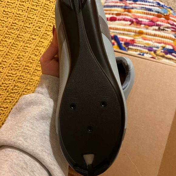 Gray Cycling Shoes with Adjustable Straps - Picture 3 of 7